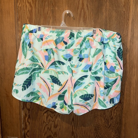 Old navy tropical print running shorts - Picture 2 of 2